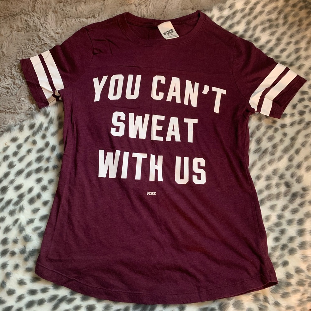 vs pink workout tee 🤍